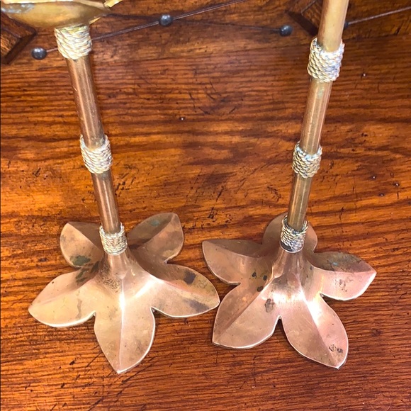 Vintage brass flower candle holders - Picture 4 of 11